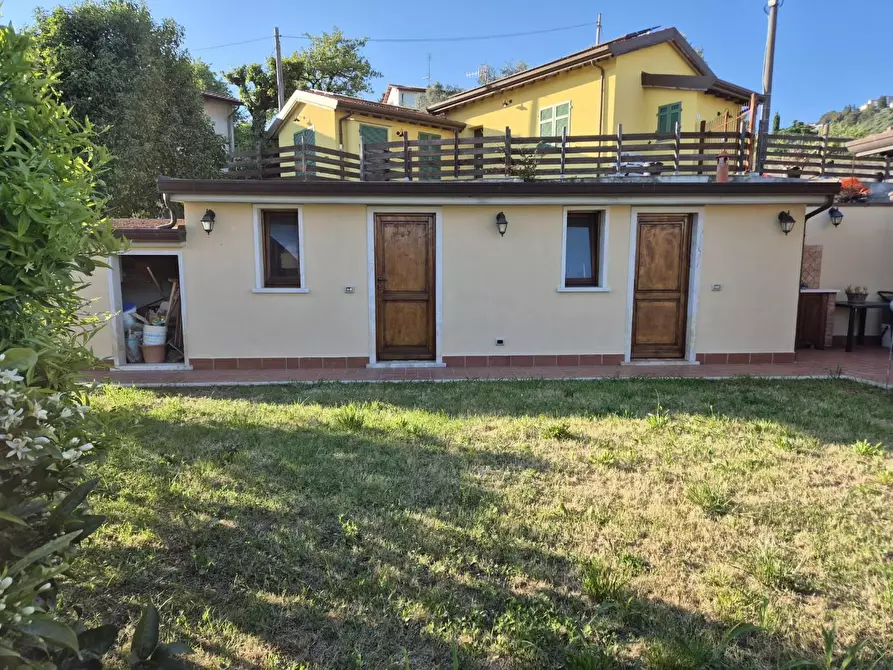 Immagine 28 di Casa semindipendente in vendita  a Castelnuovo Magra