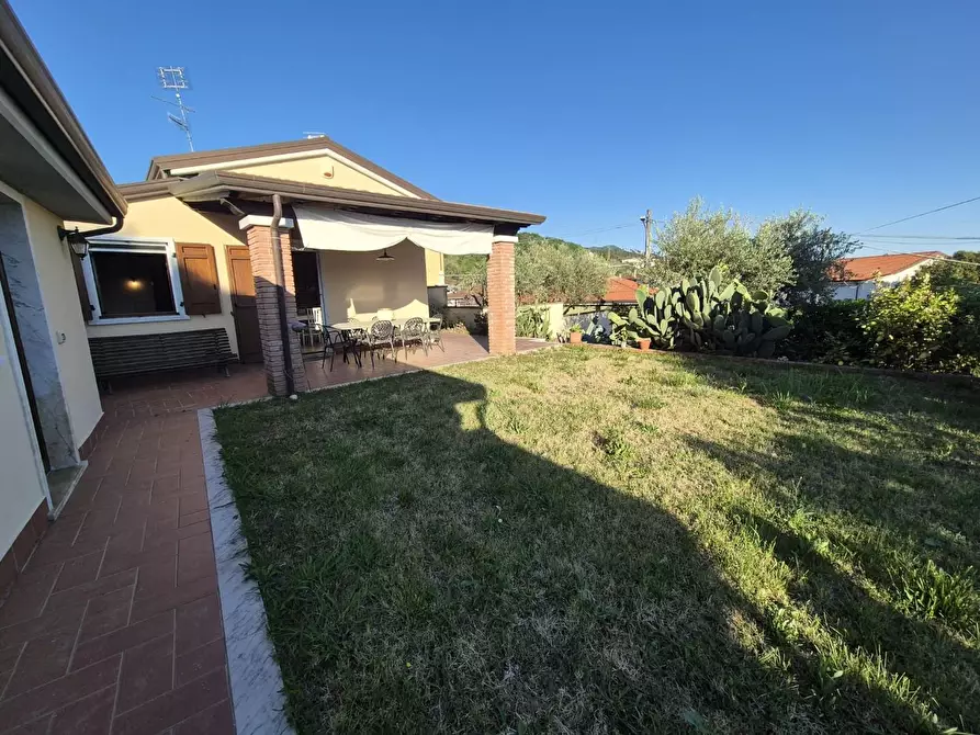 Immagine 22 di Casa semindipendente in vendita  a Castelnuovo Magra