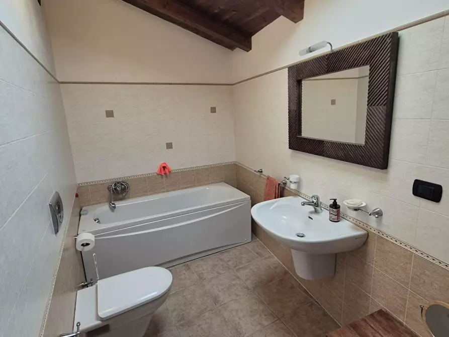 Immagine 17 di Casa semindipendente in vendita  a Castelnuovo Magra