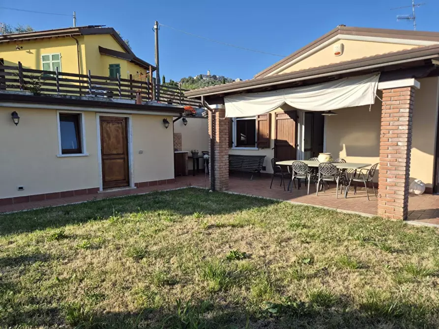 Immagine 9 di Casa semindipendente in vendita  a Castelnuovo Magra