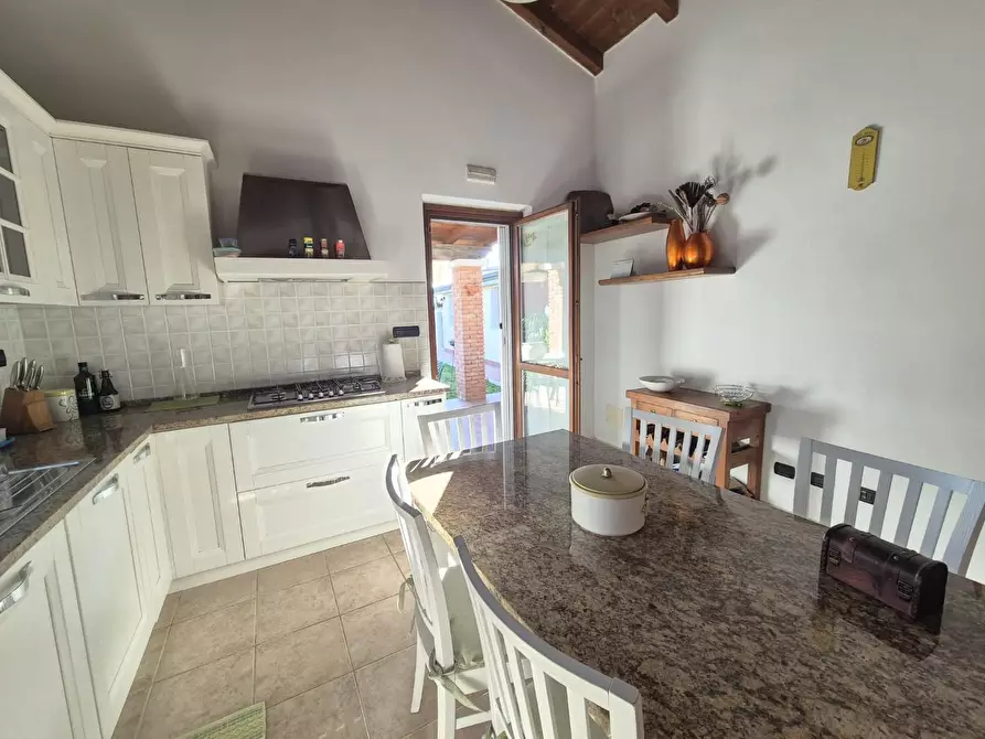 Immagine 7 di Casa semindipendente in vendita  a Castelnuovo Magra