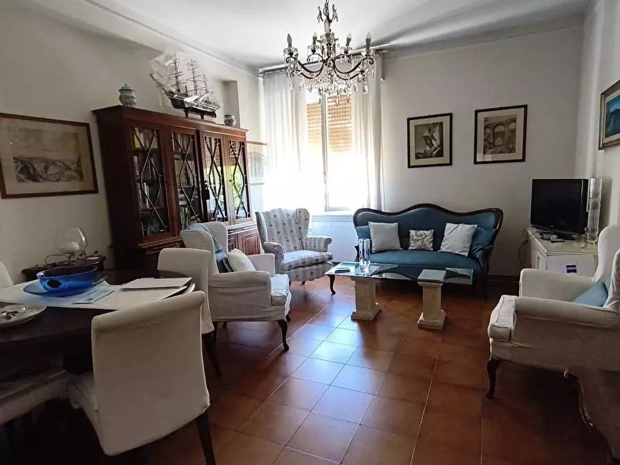 Immagine 1 di Appartamento in vendita  a Carrara
