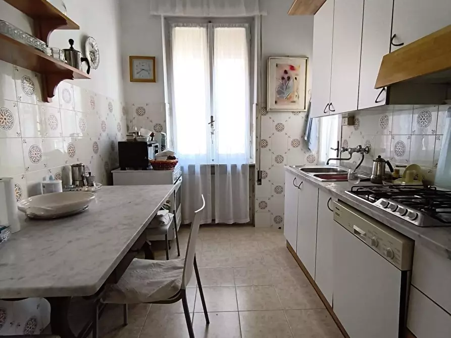 Immagine 3 di Appartamento in vendita  a Carrara