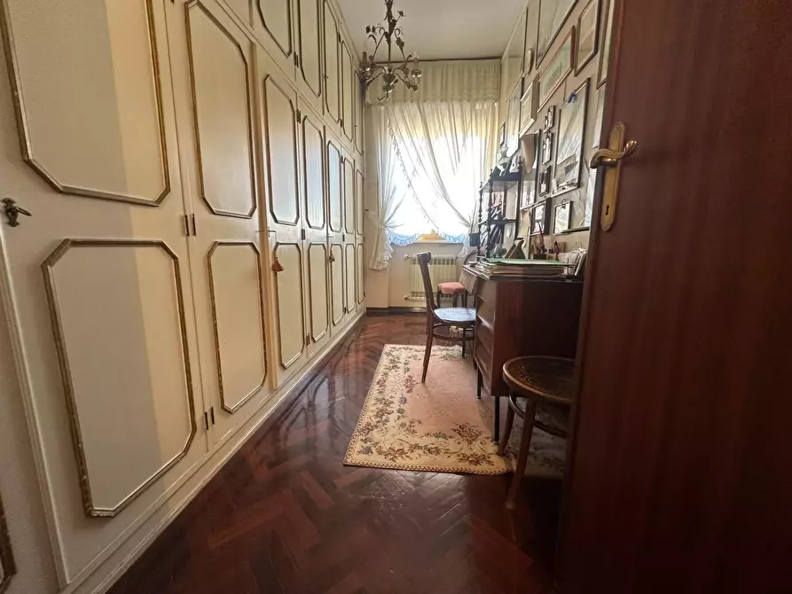 Immagine 37 di Appartamento in vendita  a Viareggio