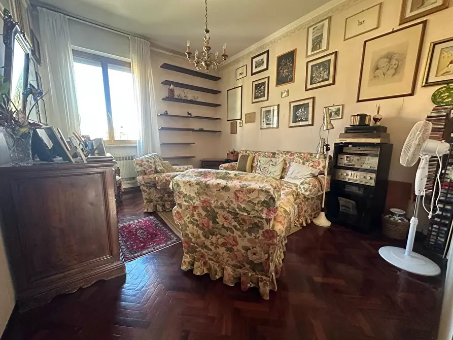 Immagine 21 di Appartamento in vendita  a Viareggio