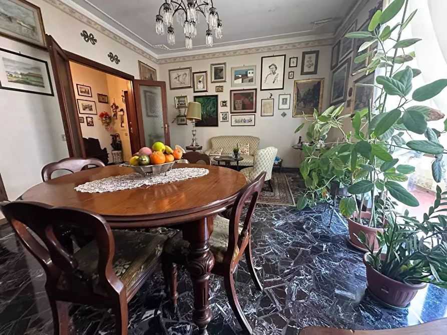 Immagine 4 di Appartamento in vendita  a Viareggio