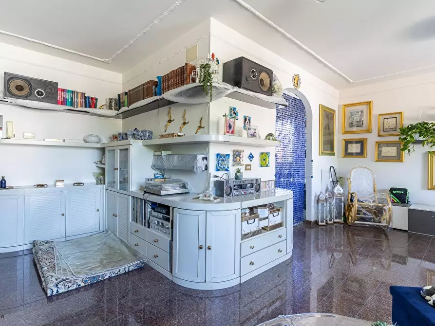 Immagine 14 di Appartamento in vendita  a Viareggio