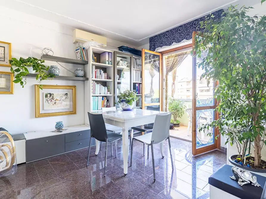 Immagine 3 di Appartamento in vendita  a Viareggio