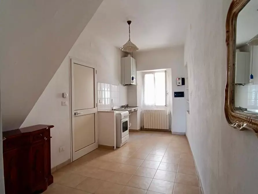 Immagine 5 di Appartamento in vendita  a Massa