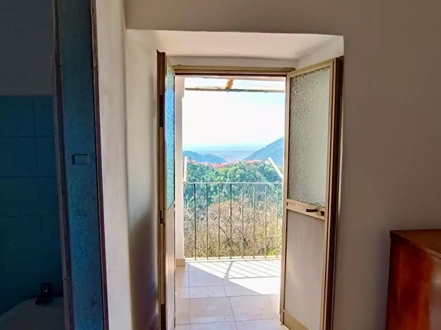 Immagine 11 di Appartamento in vendita  a Massa