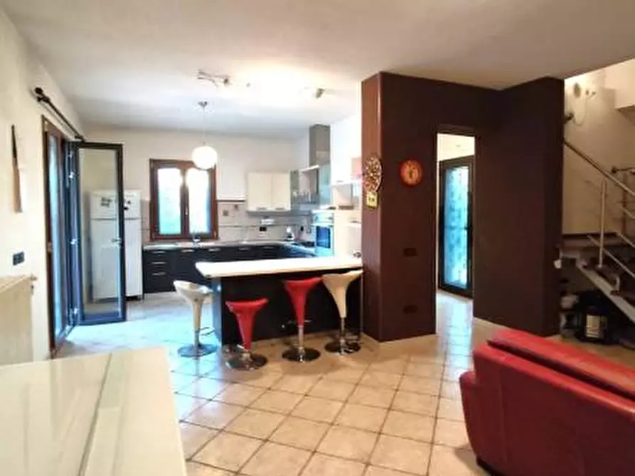 Immagine 6 di Casa bifamiliare in vendita  a Cascina