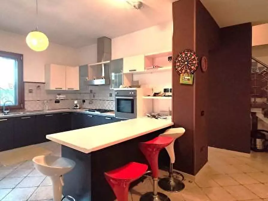 Immagine 9 di Casa bifamiliare in vendita  a Cascina