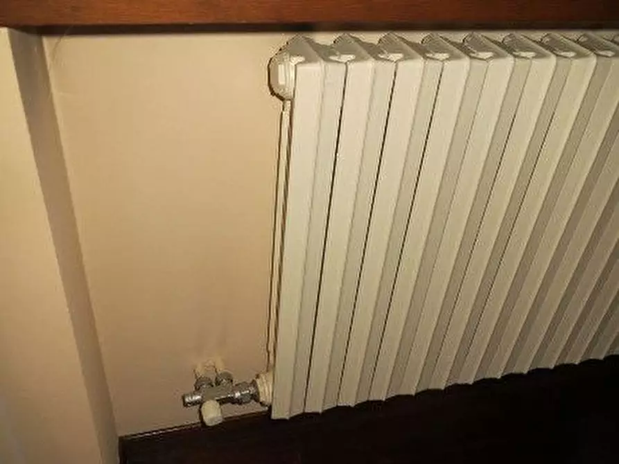 Immagine 12 di Villa in vendita  a Ozzero