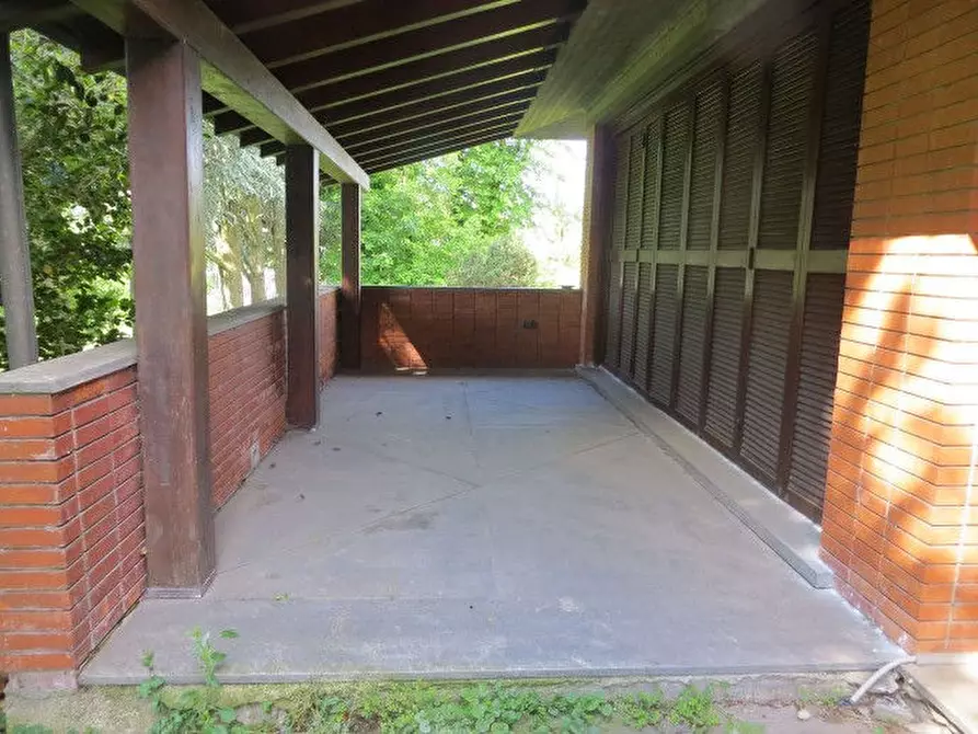 Immagine 6 di Villa in vendita  a Ozzero