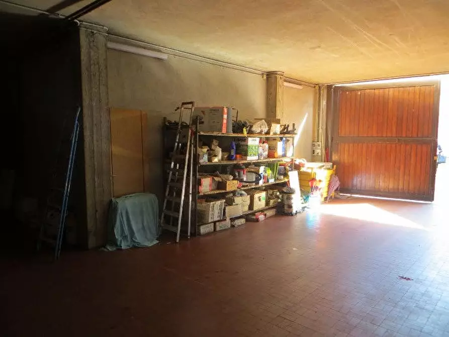 Immagine 13 di Villa in vendita  a Ozzero