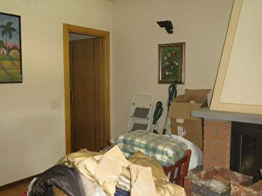 Immagine 40 di Villa in vendita  a Ozzero