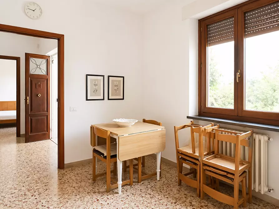 Immagine 1 di Appartamento in vendita  a Lucca