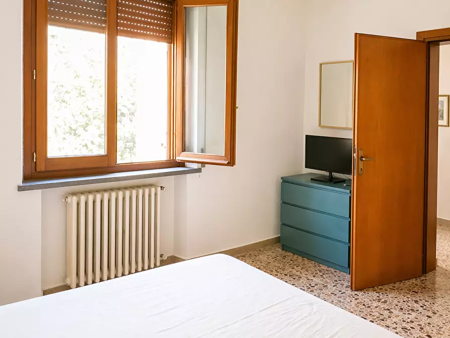 Immagine 12 di Appartamento in vendita  a Lucca