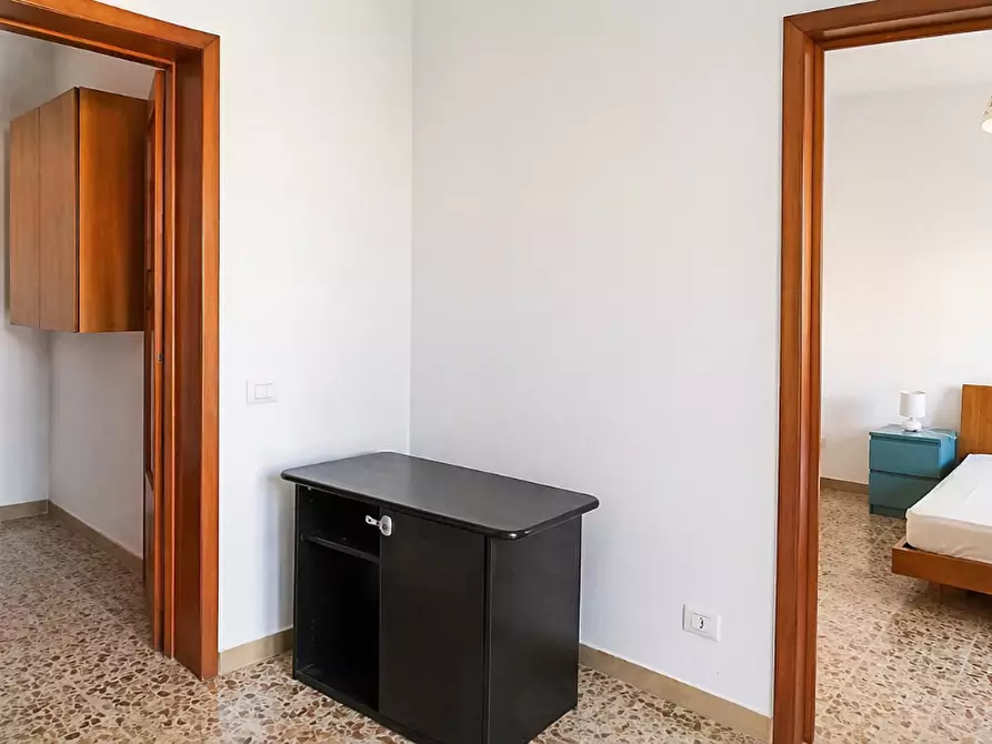 Immagine 10 di Appartamento in vendita  a Lucca