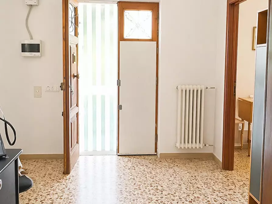 Immagine 20 di Appartamento in vendita  a Lucca