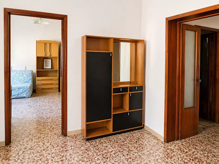 Immagine 6 di Appartamento in vendita  a Lucca