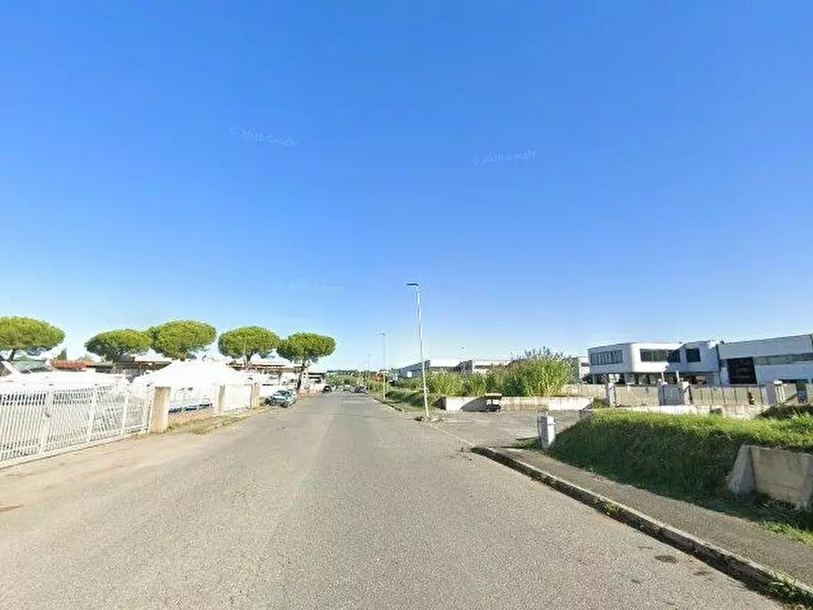 Immagine 1 di Attività artigianale in vendita  a Cecina