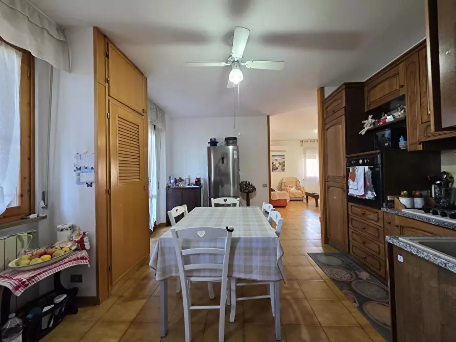 Immagine 10 di Appartamento in vendita  a Collesalvetti