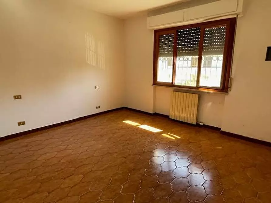 Immagine 19 di Villetta a schiera in vendita  a Vecchiano