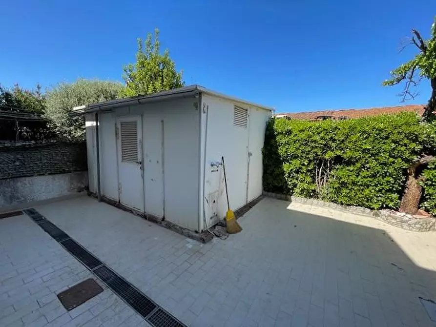 Immagine 21 di Villetta a schiera in vendita  a Vecchiano