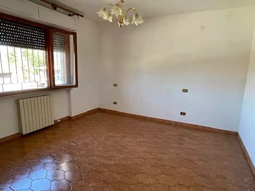 Immagine 13 di Villetta a schiera in vendita  a Vecchiano