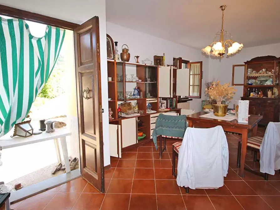 Immagine 13 di Rustico / casale in vendita  a Lucca