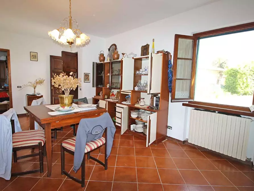 Immagine 15 di Rustico / casale in vendita  a Lucca