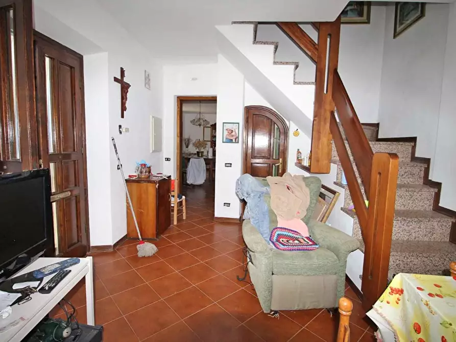 Immagine 12 di Rustico / casale in vendita  a Lucca