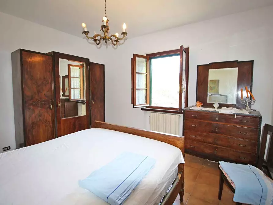 Immagine 22 di Rustico / casale in vendita  a Lucca