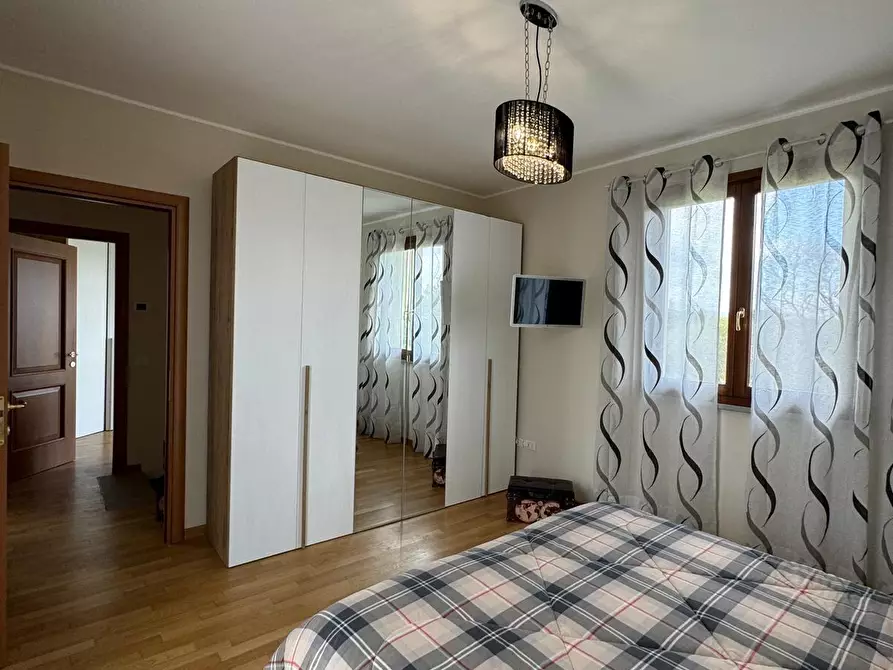 Immagine 21 di Villa in vendita  a Capannori