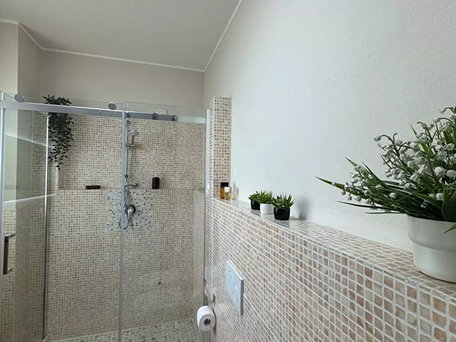 Immagine 28 di Villa in vendita  a Capannori