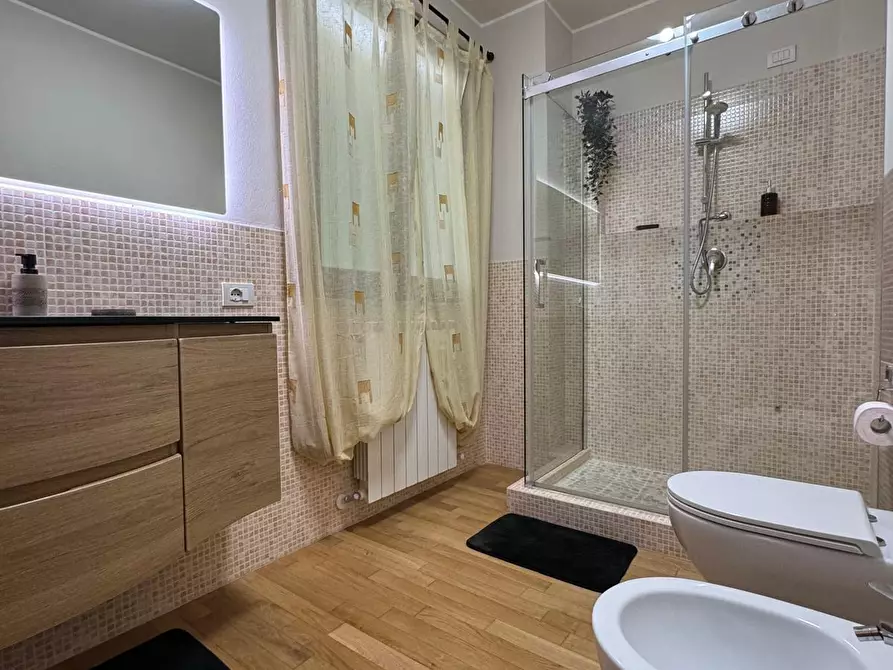 Immagine 25 di Villa in vendita  a Capannori