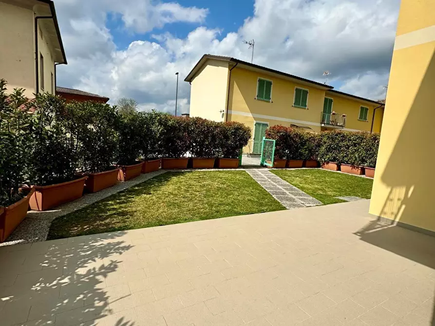 Immagine 1 di Villa in vendita  a Capannori