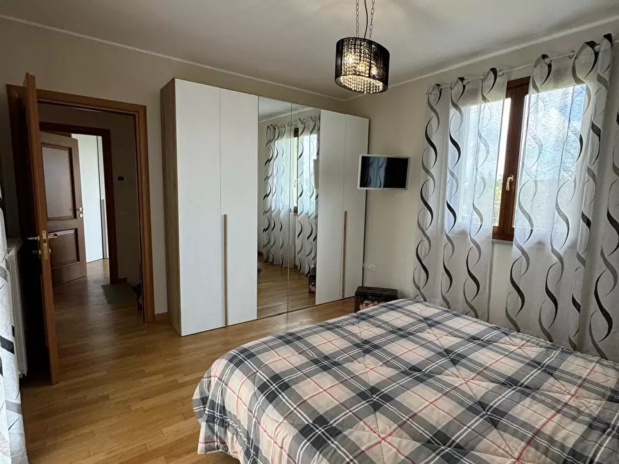 Immagine 20 di Villa in vendita  a Capannori