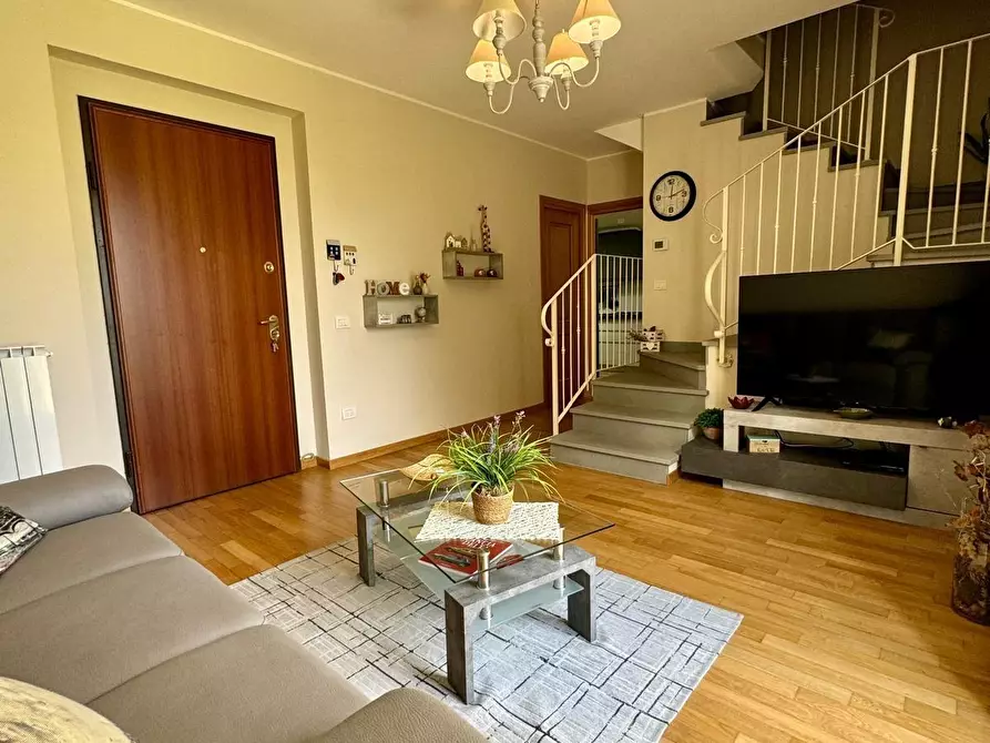 Immagine 6 di Villa in vendita  a Capannori