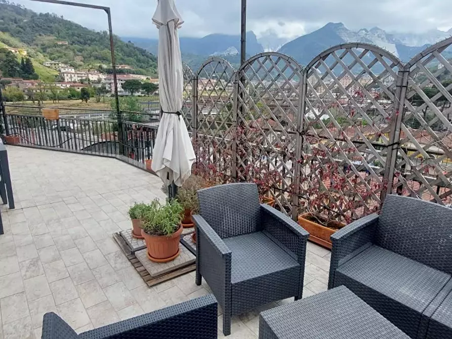 Immagine 23 di Mansarda in vendita  a Carrara