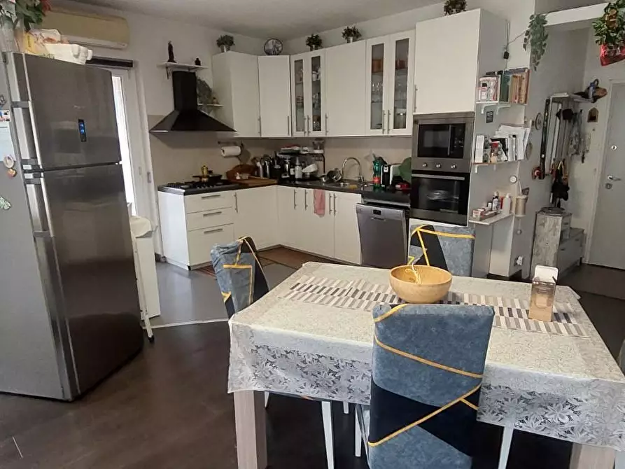 Immagine 8 di Mansarda in vendita  a Carrara