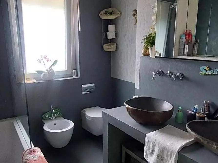 Immagine 16 di Mansarda in vendita  a Carrara