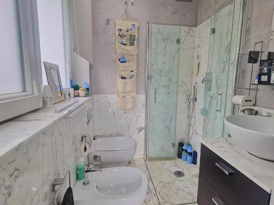 Immagine 2 di Mansarda in vendita  a Carrara