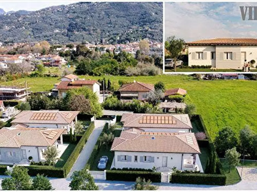Immagine 2 di Villa in vendita  a Pietrasanta