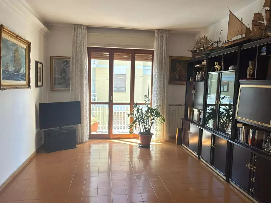 Immagine 1 di Appartamento in vendita  a Carrara