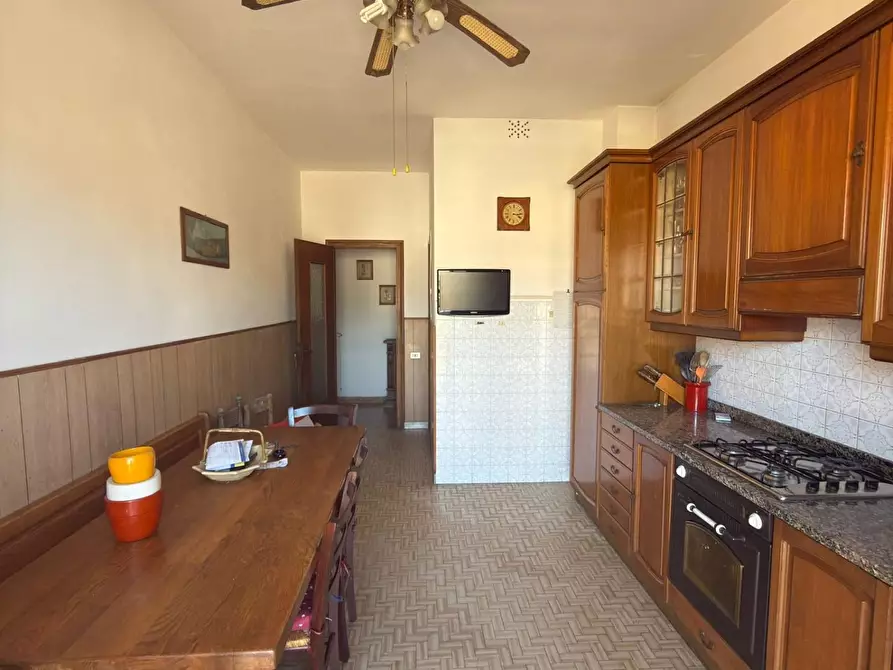 Immagine 4 di Appartamento in vendita  a Carrara