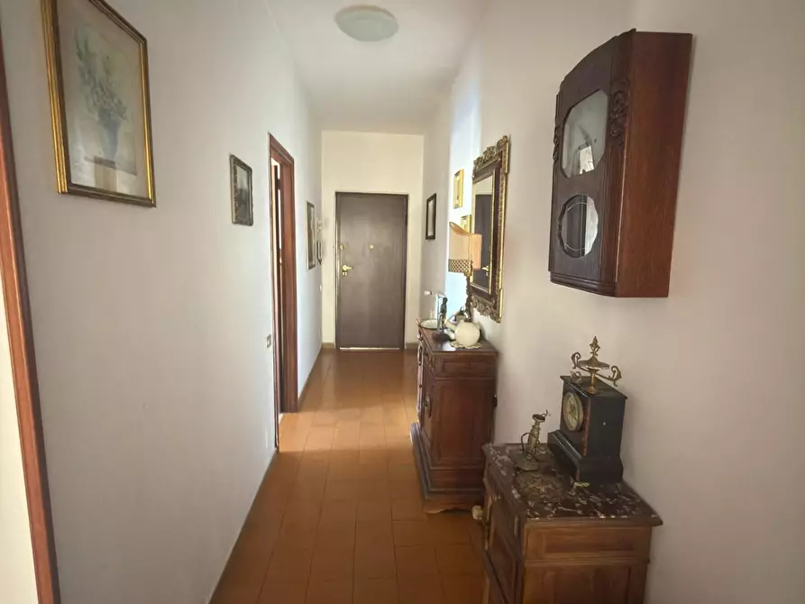 Immagine 3 di Appartamento in vendita  a Carrara