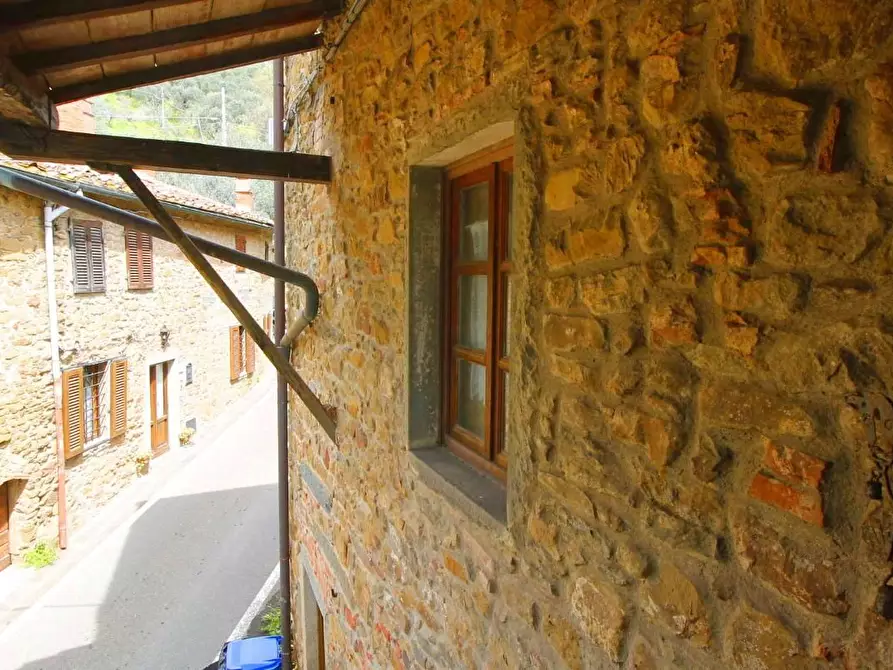 Immagine 18 di Casa colonica in vendita  a Vinci