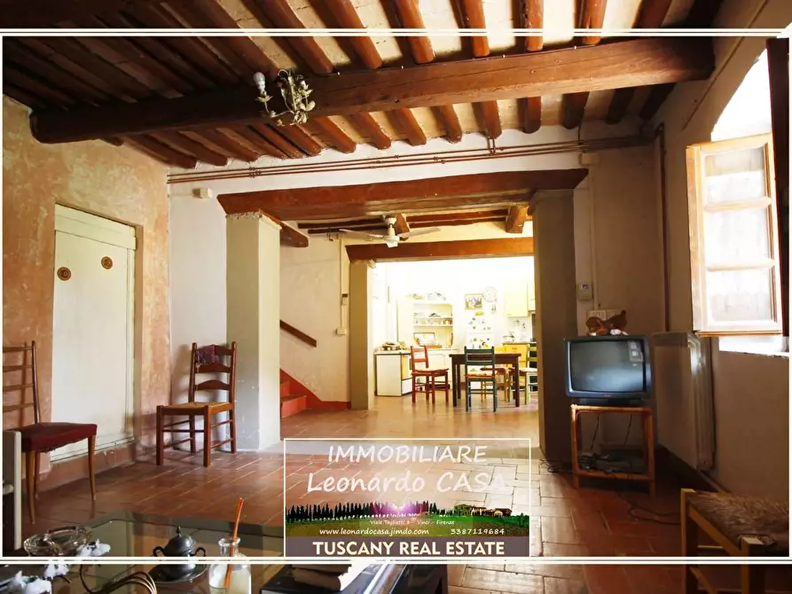 Immagine 1 di Casa colonica in vendita  a Vinci